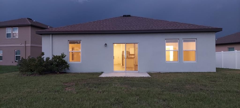 En Venta: $339,900 (4 camas, 2 baños, 1926 Pies cuadrados)