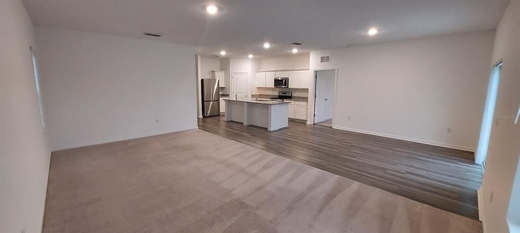 En Venta: $339,900 (4 camas, 2 baños, 1926 Pies cuadrados)