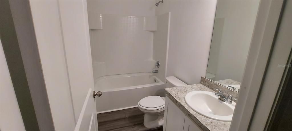 En Venta: $339,900 (4 camas, 2 baños, 1926 Pies cuadrados)