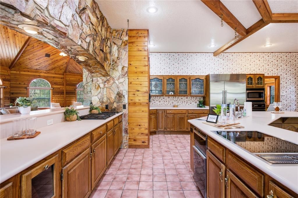 На продажу: $699,900 (2 спален, 2 ванн, 3051 Квадратных фут)