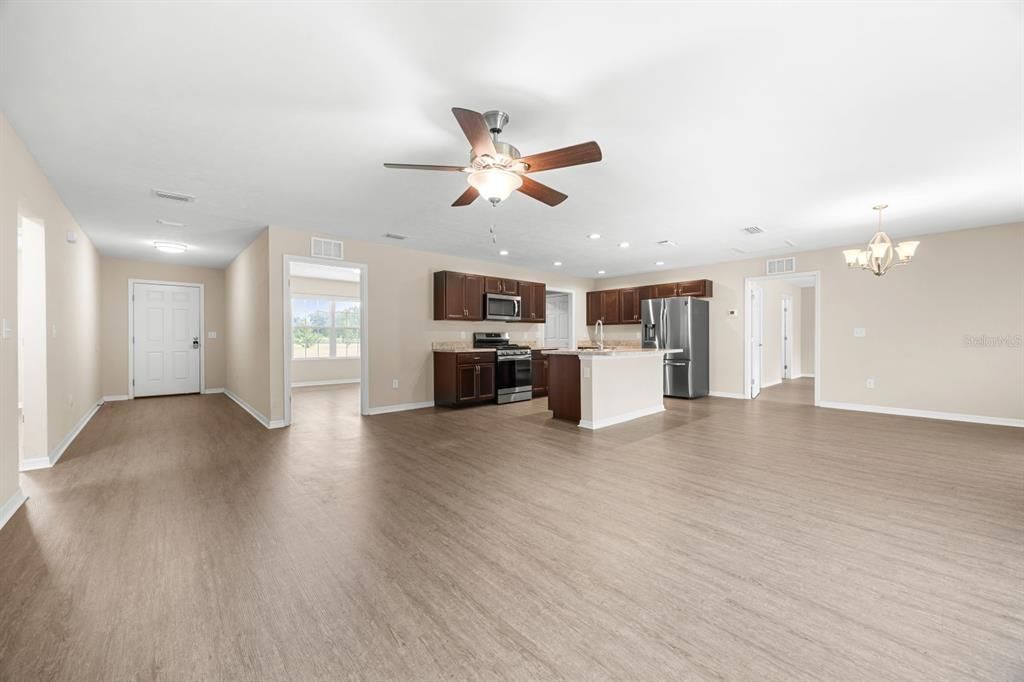 For Sale: $499,900 (3 beds, 2 baths, 1902 Square Feet)