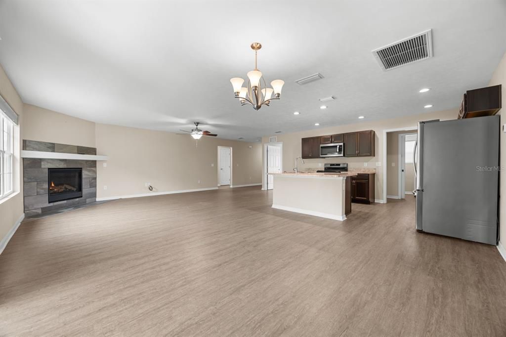 For Sale: $499,900 (3 beds, 2 baths, 1902 Square Feet)