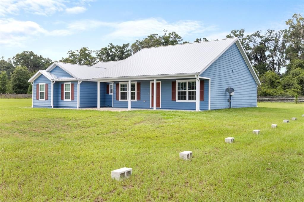 For Sale: $499,900 (3 beds, 2 baths, 1902 Square Feet)