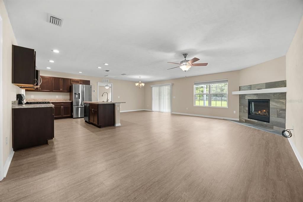 For Sale: $499,900 (3 beds, 2 baths, 1902 Square Feet)