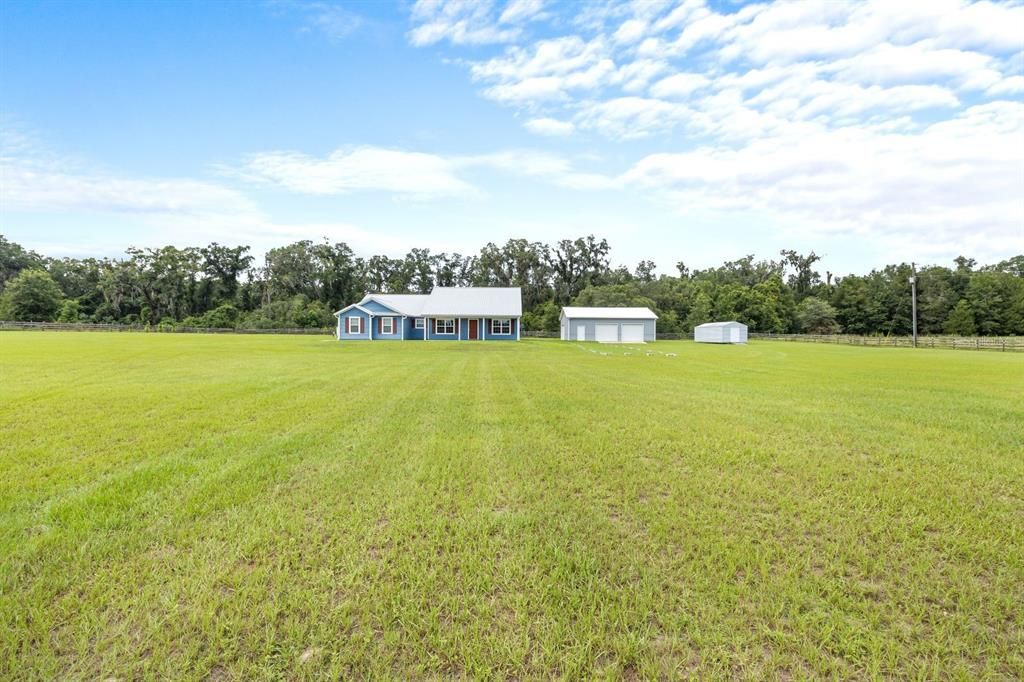 For Sale: $499,900 (3 beds, 2 baths, 1902 Square Feet)