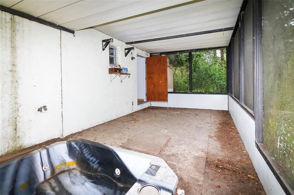 На продажу: $99,990 (4 спален, 3 ванн, 1687 Квадратных фут)