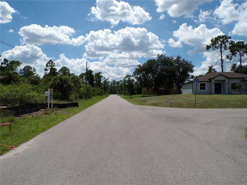 На продажу: $19,990 (0.23 acres)