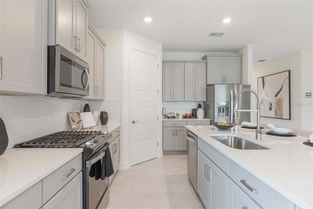 En Venta: $480,900 (4 camas, 2 baños, 2034 Pies cuadrados)
