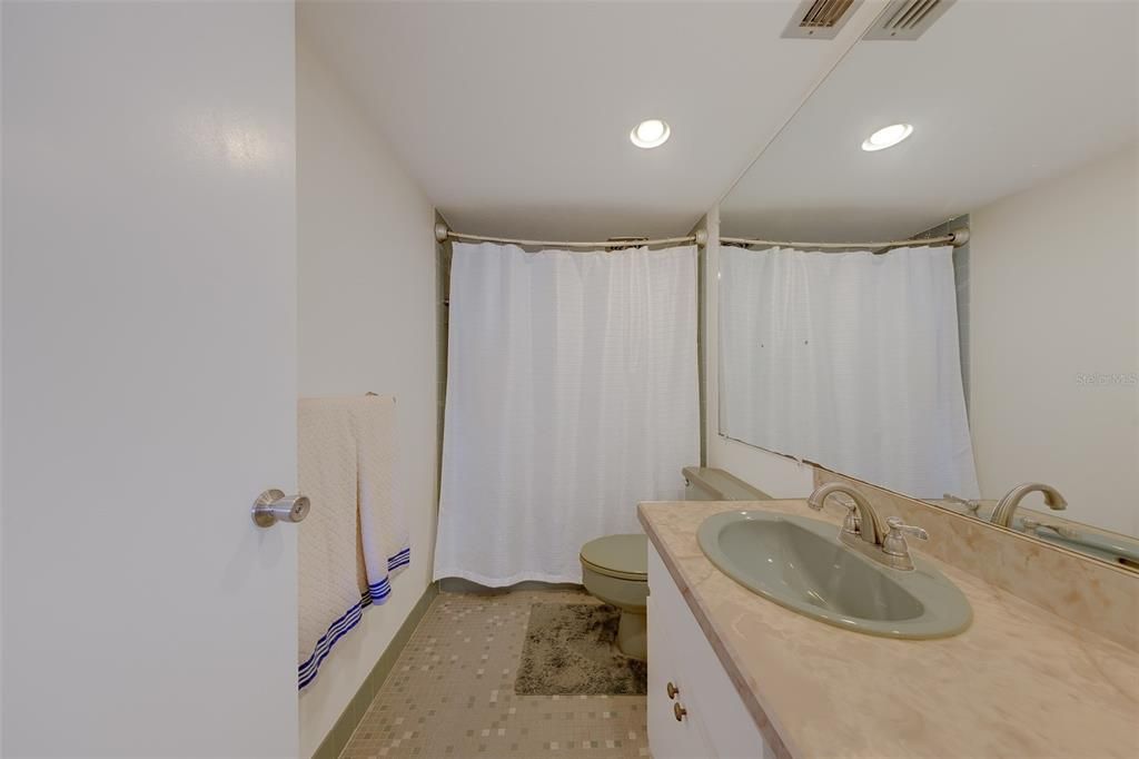 В аренду: $2,995 (1 спален, 1 ванн, 995 Квадратных фут)