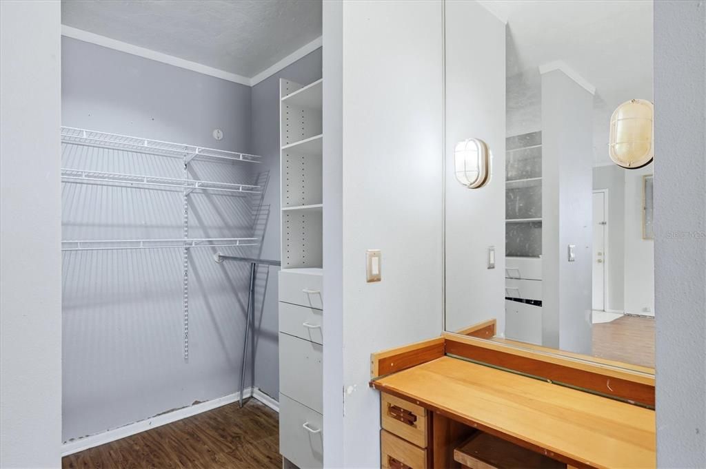 На продажу: $359,900 (4 спален, 2 ванн, 2085 Квадратных фут)