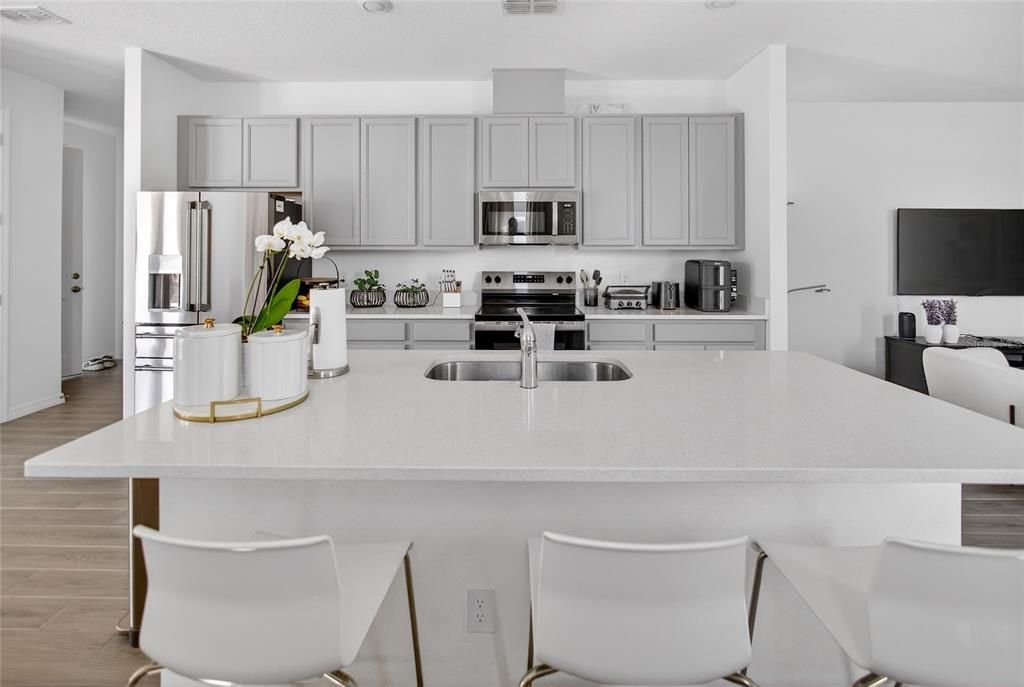 For Rent: $3,000 (3 beds, 2 baths, 1788 Square Feet)