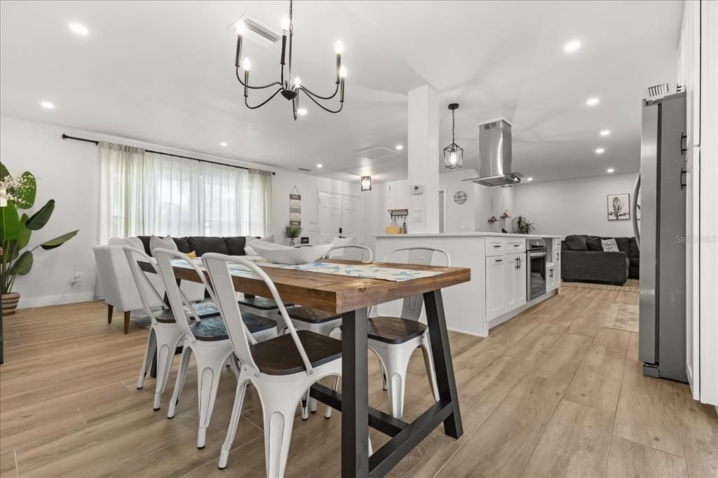 В аренду: $3,700 (4 спален, 2 ванн, 1749 Квадратных фут)