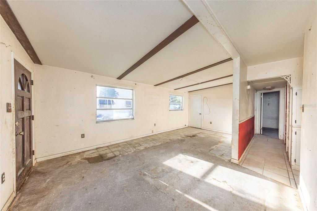 На продажу: $175,000 (3 спален, 2 ванн, 1092 Квадратных фут)