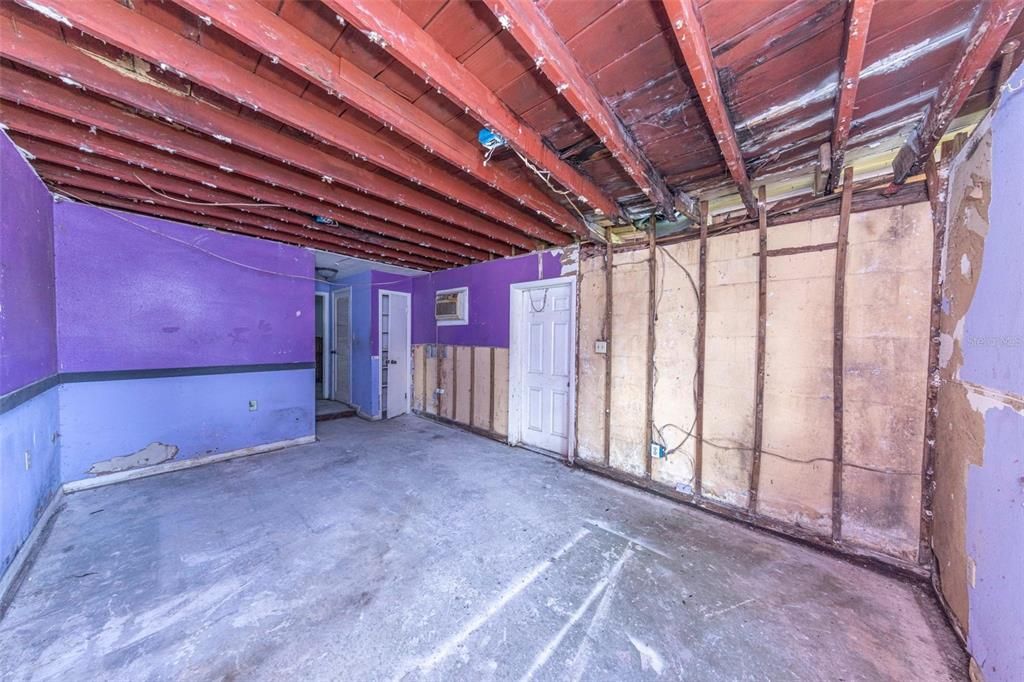 На продажу: $175,000 (3 спален, 2 ванн, 1092 Квадратных фут)