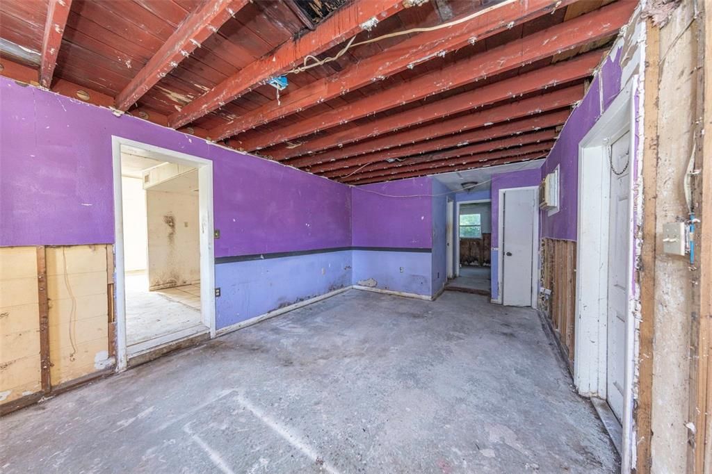 На продажу: $175,000 (3 спален, 2 ванн, 1092 Квадратных фут)