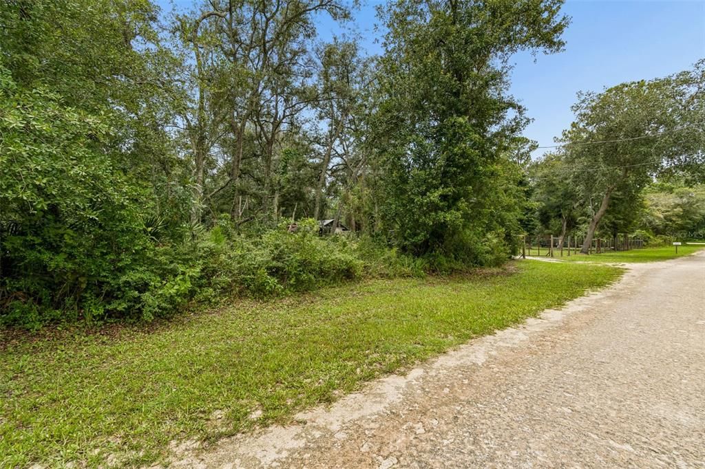 待售: $129,900 (0.70 acres)