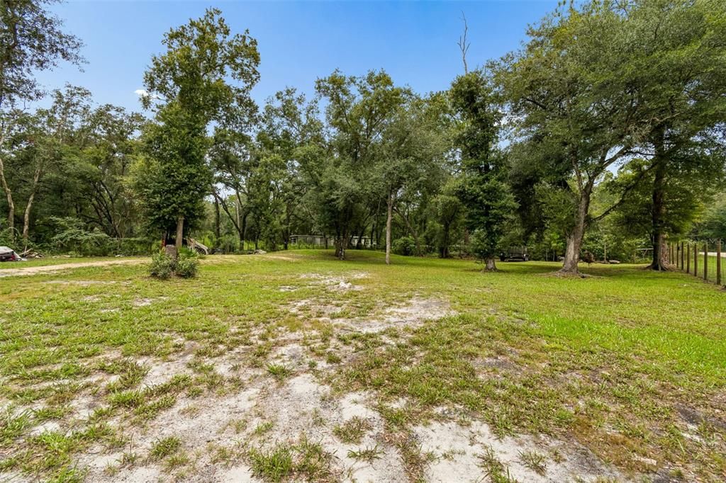 待售: $129,900 (0.70 acres)