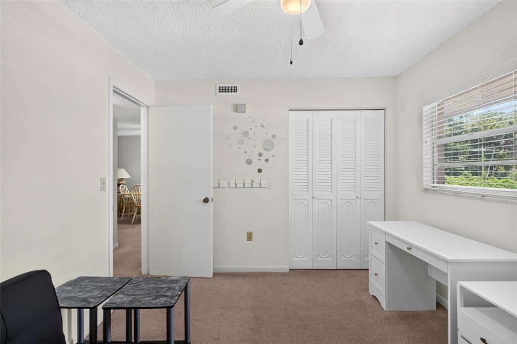 For Sale: $135,000 (2 beds, 2 baths, 932 Square Feet)