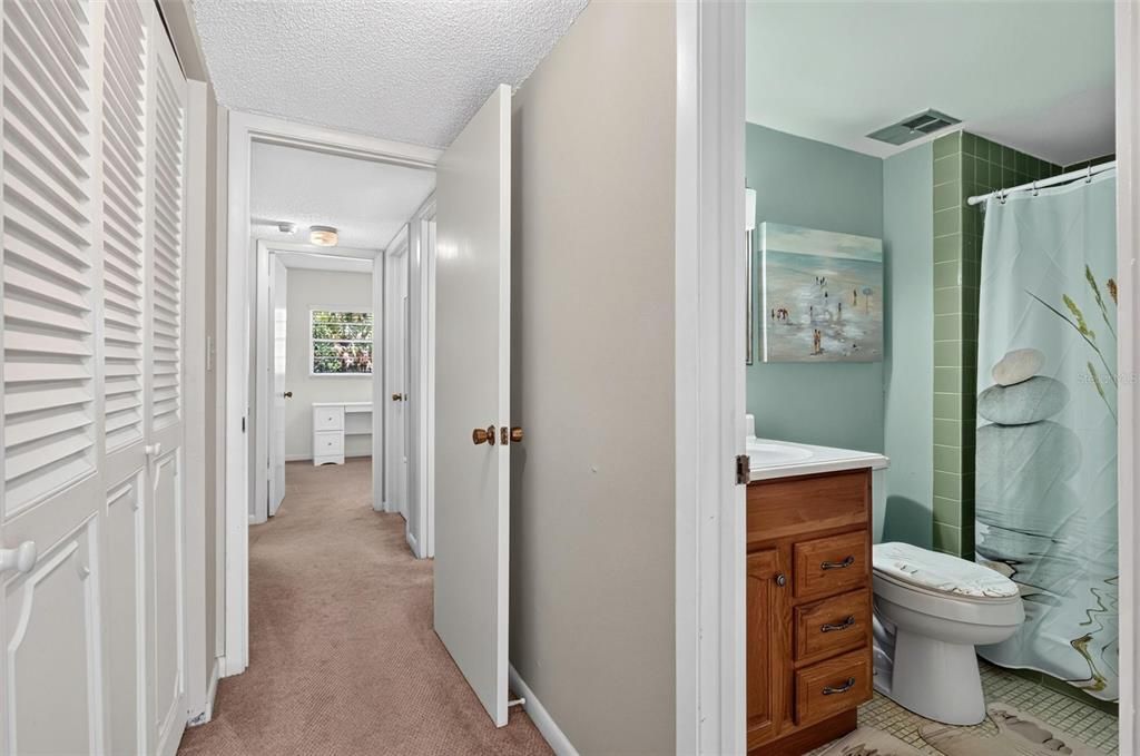 For Sale: $135,000 (2 beds, 2 baths, 932 Square Feet)