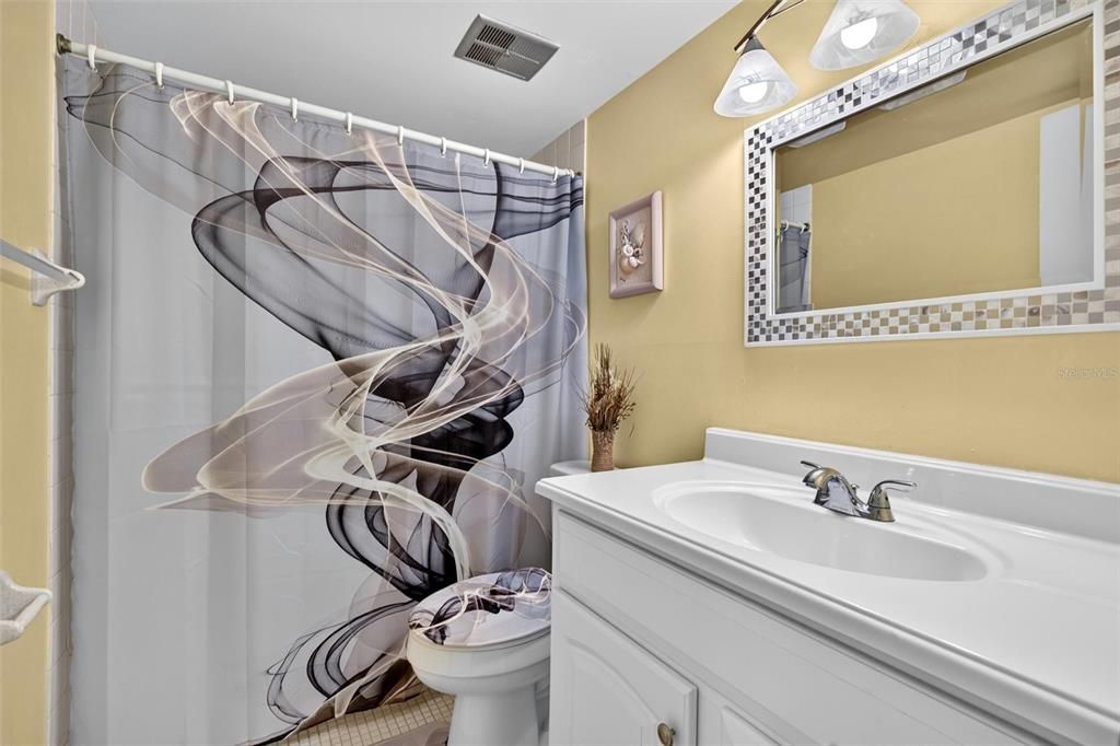 For Sale: $135,000 (2 beds, 2 baths, 932 Square Feet)