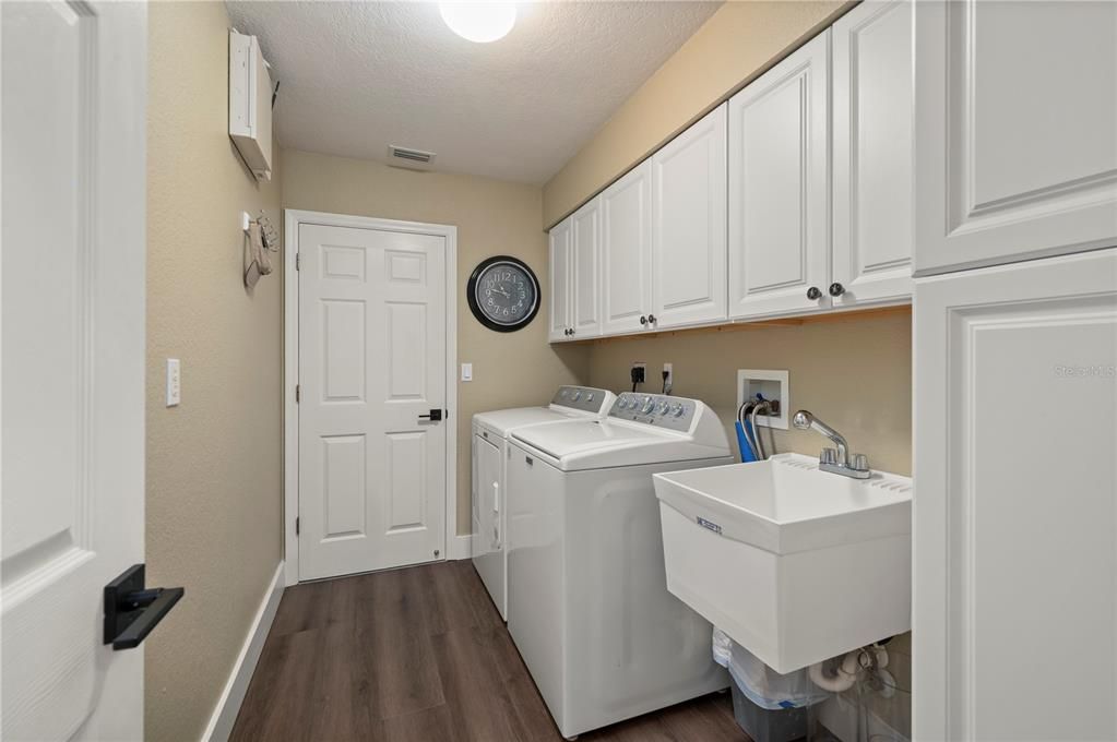 For Sale: $659,000 (3 beds, 2 baths, 2267 Square Feet)