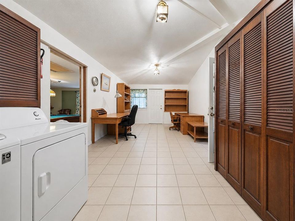 На продажу: $650,000 (4 спален, 2 ванн, 1900 Квадратных фут)