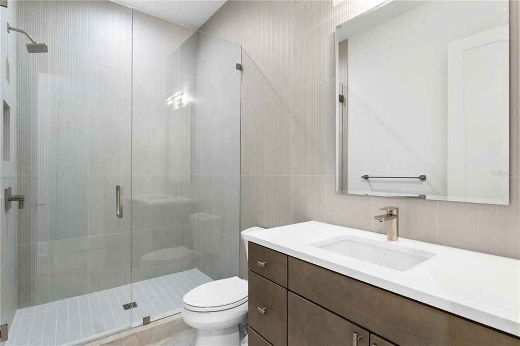 En Venta: $3,499,000 (5 camas, 5 baños, 5693 Pies cuadrados)
