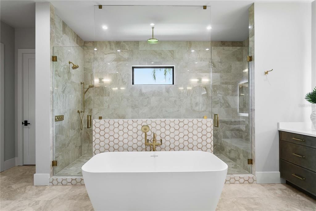 En Venta: $3,499,000 (5 camas, 5 baños, 5693 Pies cuadrados)