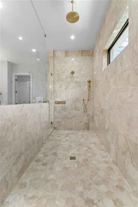 En Venta: $3,499,000 (5 camas, 5 baños, 5693 Pies cuadrados)