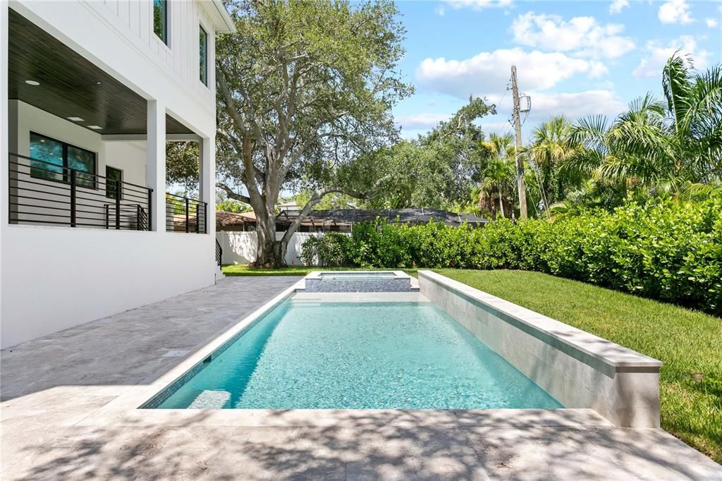 En Venta: $3,499,000 (5 camas, 5 baños, 5693 Pies cuadrados)