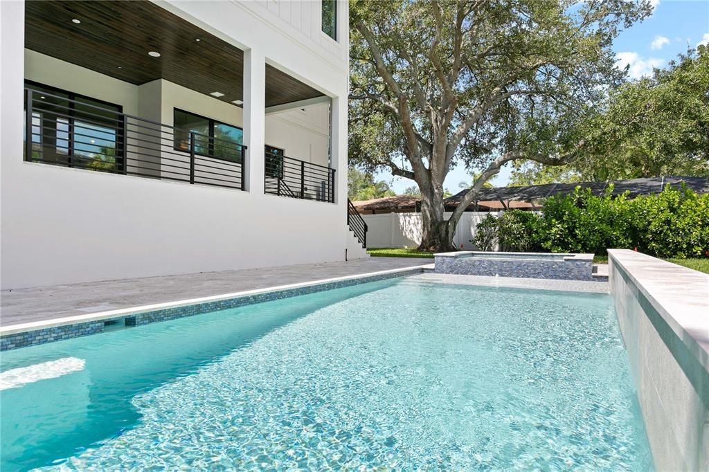 En Venta: $3,499,000 (5 camas, 5 baños, 5693 Pies cuadrados)