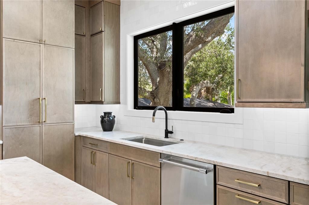 En Venta: $3,499,000 (5 camas, 5 baños, 5693 Pies cuadrados)