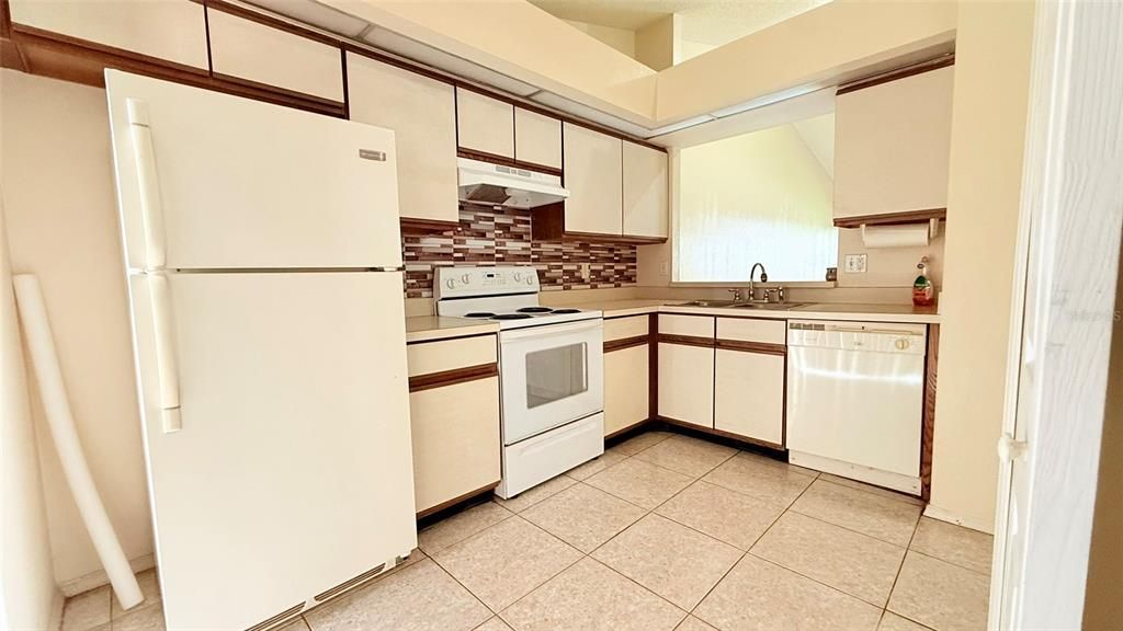В аренду: $1,950 (3 спален, 2 ванн, 1109 Квадратных фут)
