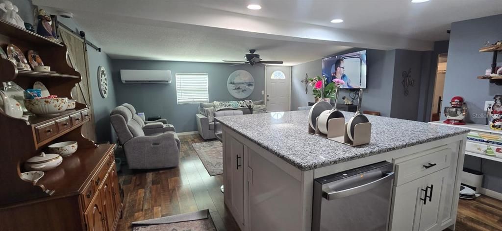 For Sale: $125,000 (2 beds, 1 baths, 1344 Square Feet)