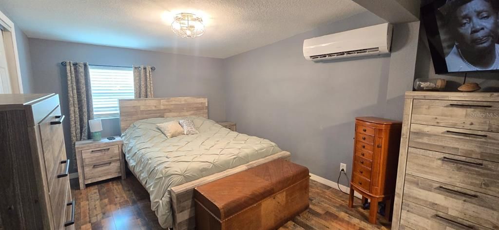 For Sale: $125,000 (2 beds, 1 baths, 1344 Square Feet)