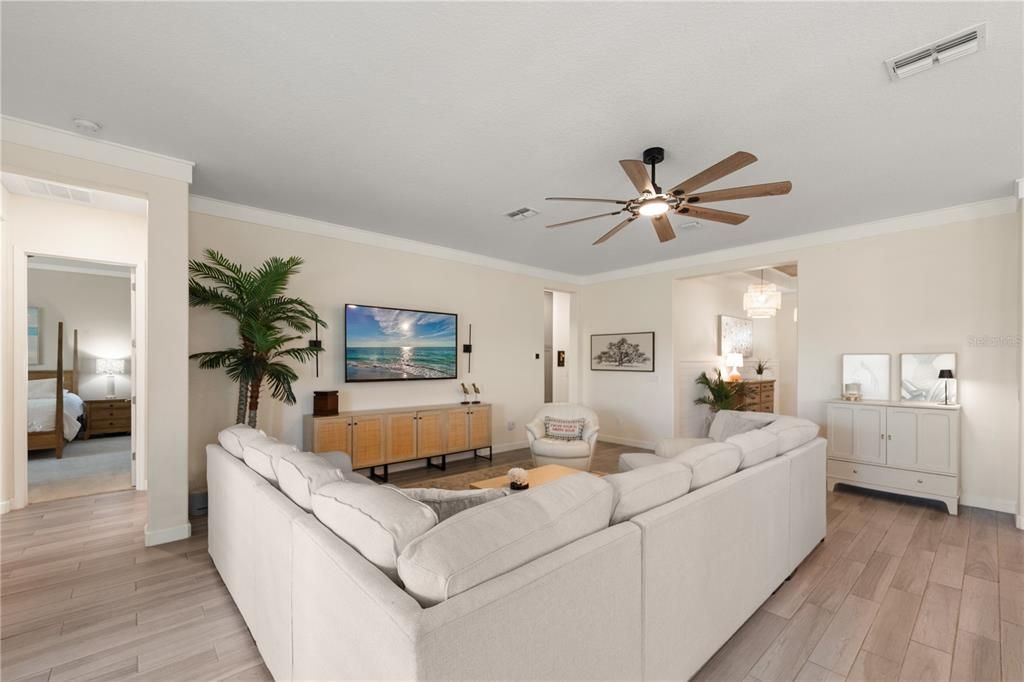 En Venta: $483,000 (3 camas, 2 baños, 2387 Pies cuadrados)