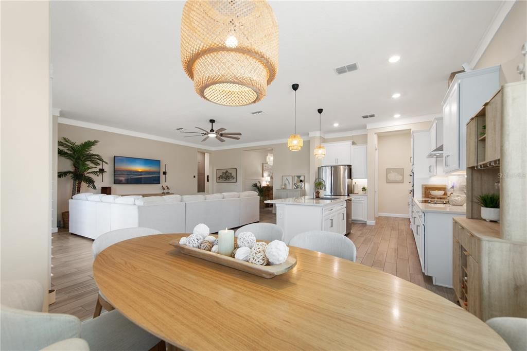 En Venta: $483,000 (3 camas, 2 baños, 2387 Pies cuadrados)