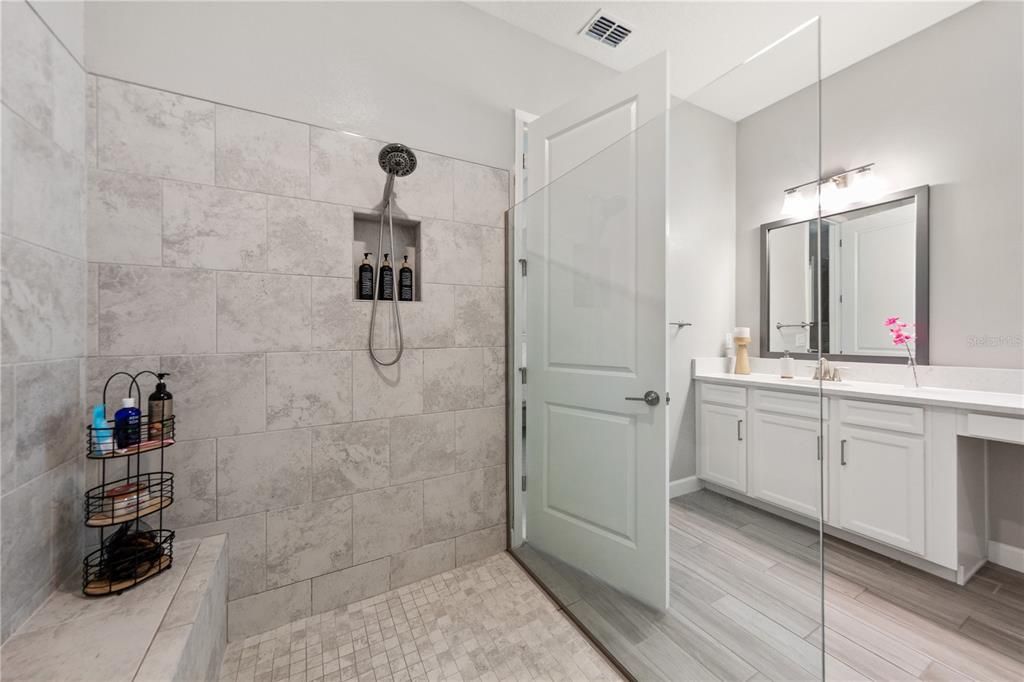 En Venta: $483,000 (3 camas, 2 baños, 2387 Pies cuadrados)