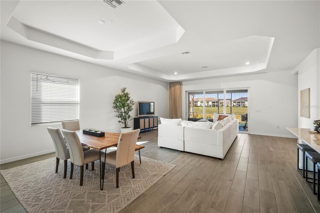 En Venta: $499,000 (3 camas, 3 baños, 2246 Pies cuadrados)