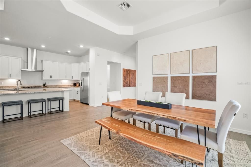En Venta: $499,000 (3 camas, 3 baños, 2246 Pies cuadrados)