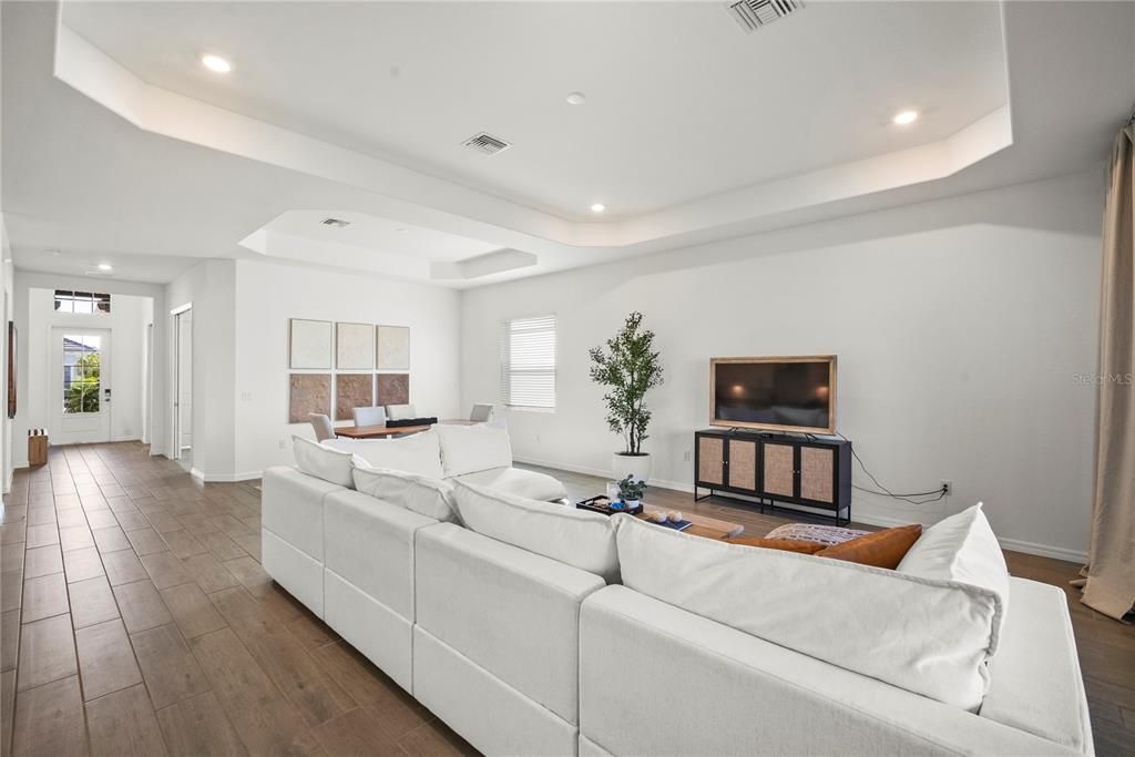 En Venta: $499,000 (3 camas, 3 baños, 2246 Pies cuadrados)