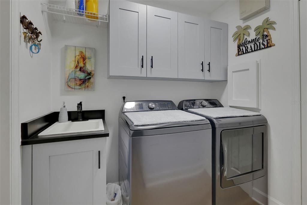For Sale: $679,900 (3 beds, 2 baths, 1948 Square Feet)