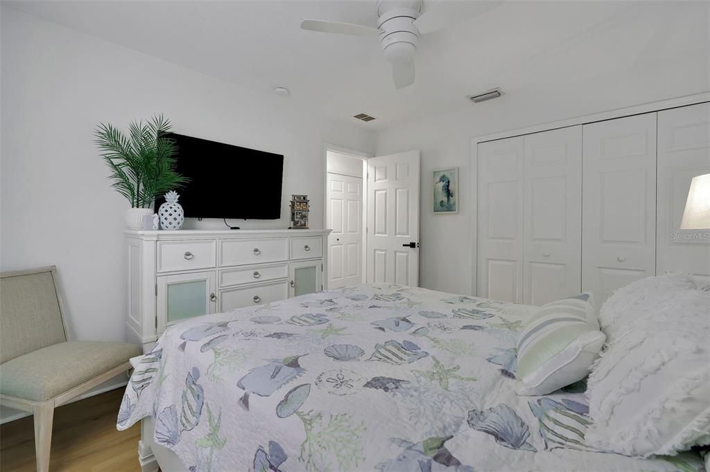For Sale: $679,900 (3 beds, 2 baths, 1948 Square Feet)