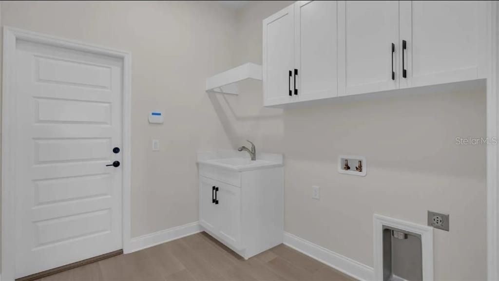For Rent: $5,300 (4 beds, 2 baths, 2216 Square Feet)