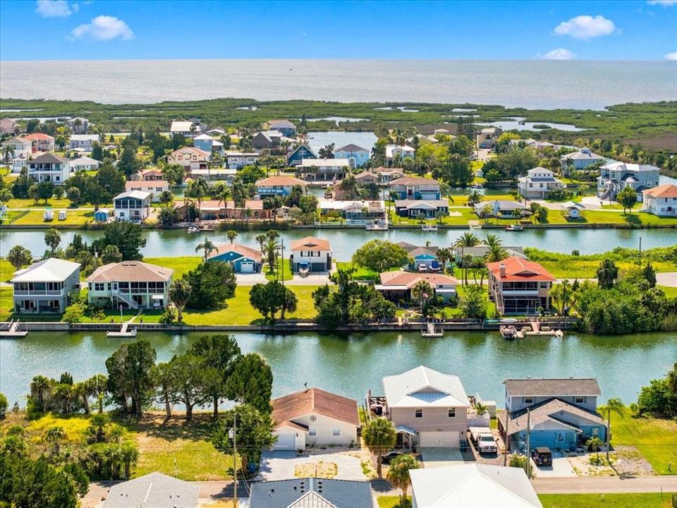 En Venta: $379,900 (3 camas, 2 baños, 1302 Pies cuadrados)