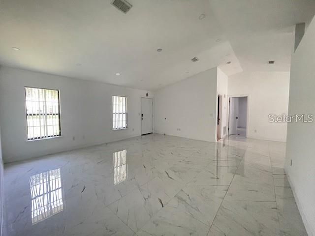 En Renta: $2,400 (3 camas, 2 baños, 1744 Pies cuadrados)