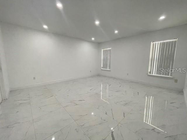En Renta: $2,400 (3 camas, 2 baños, 1744 Pies cuadrados)