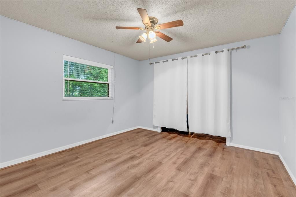 For Sale: $395,000 (3 beds, 2 baths, 1956 Square Feet)