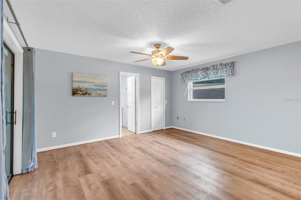 For Sale: $395,000 (3 beds, 2 baths, 1956 Square Feet)