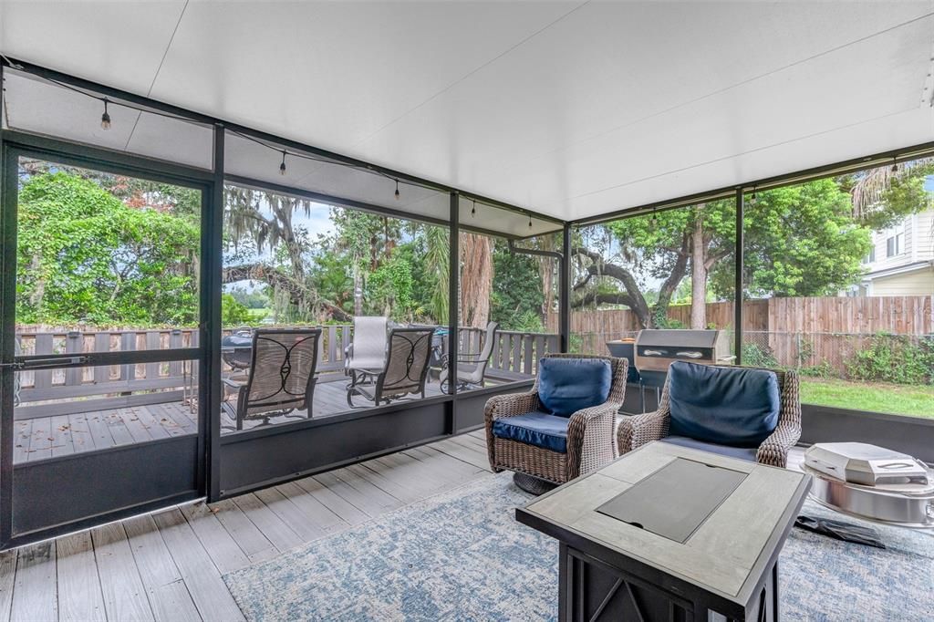 For Sale: $395,000 (3 beds, 2 baths, 1956 Square Feet)